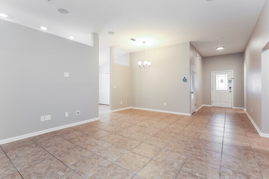 Building Photo - 146 N Aberdeenshire Dr