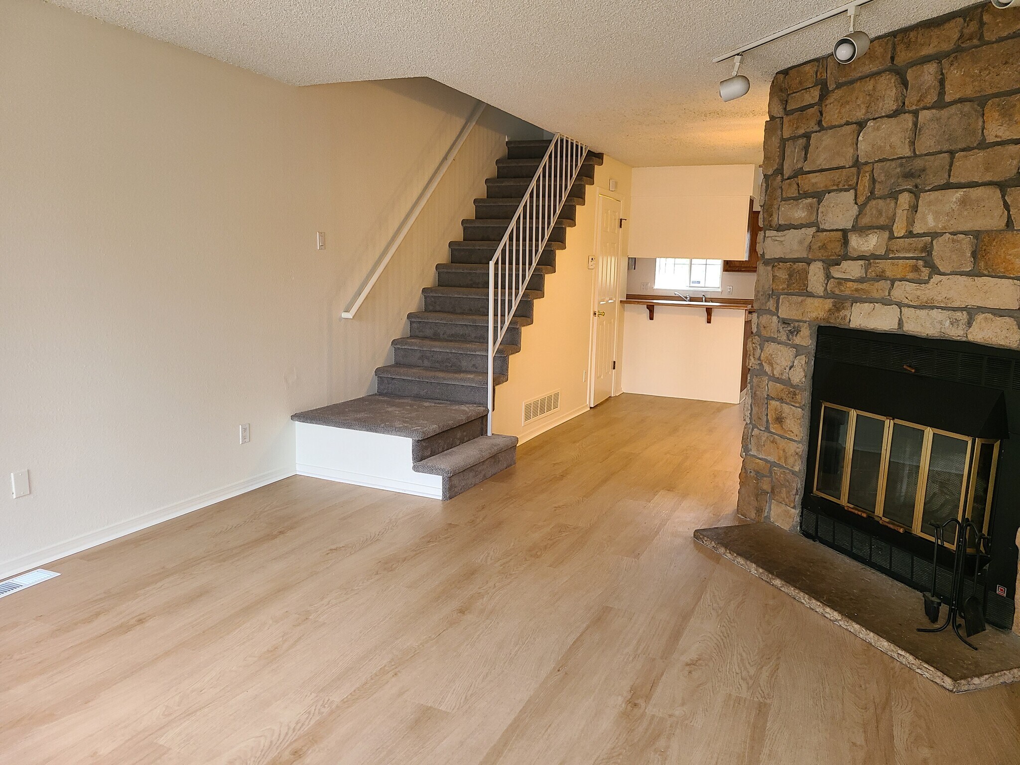 Building Photo - 14282 E Hawaii Cir