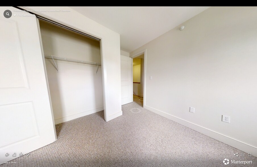 Building Photo - 108 2nd St