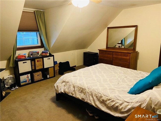 Building Photo - 123 Woods End Rd