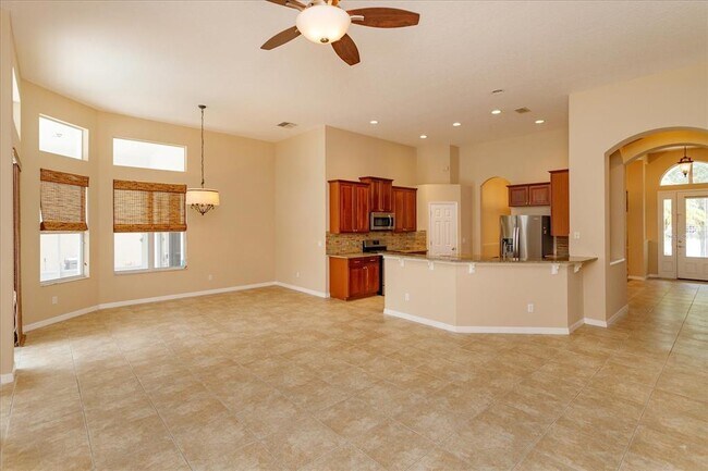 Building Photo - 11445 Vicolo Loop