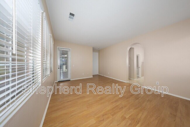 Building Photo - 2985 Breezy Meadow Cir