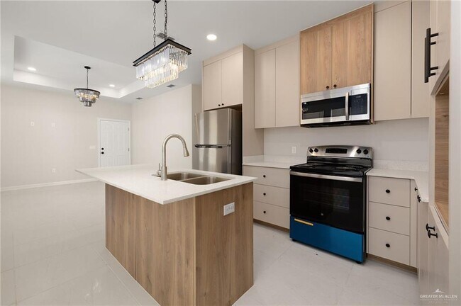 Building Photo - 4305 Heron Ave