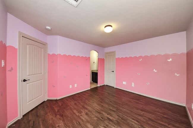 Building Photo - 2406 Aura Ct