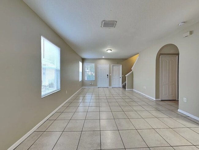 Building Photo - 8525 Quarter Horse Dr