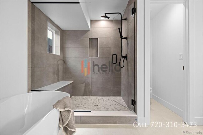 Building Photo - 1256 Newton St