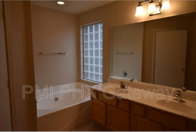 Building Photo - 7141 W Potter Dr