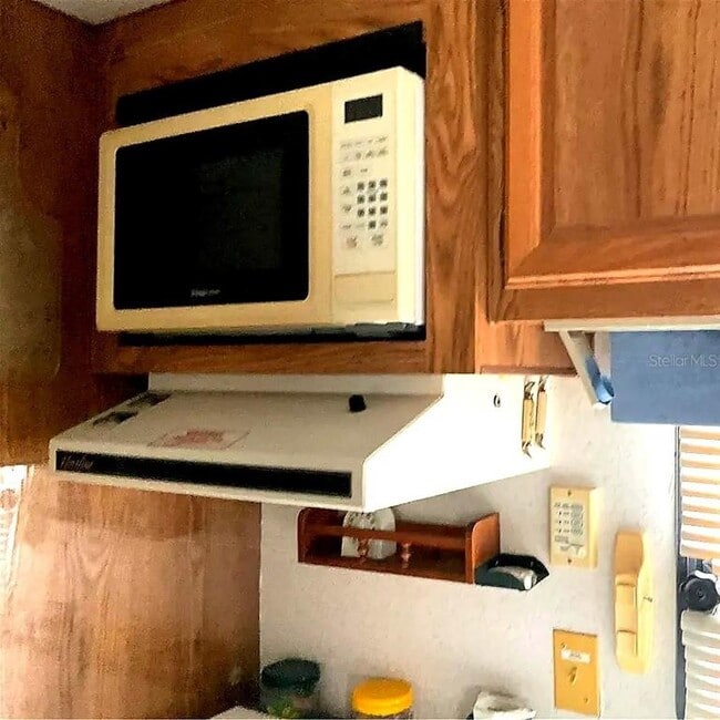 Building Photo - 38045 Bluebird Cir