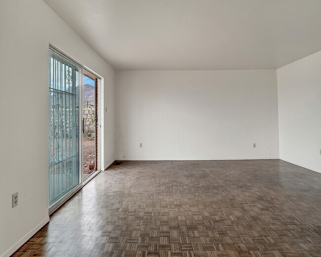 Building Photo - Westside 3 Bedroom 1.75 Bath
