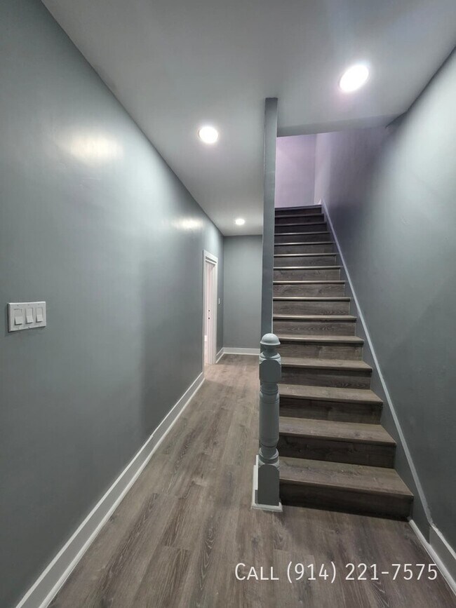 Building Photo - 243 Woodworth Ave