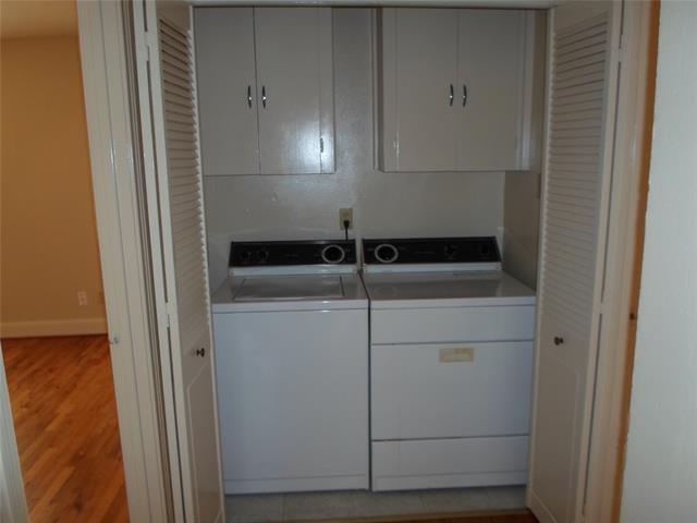 Building Photo - 3224 Sandage Ave