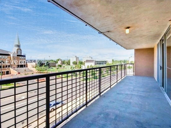 Building Photo - 2225 Buchtel Blvd S