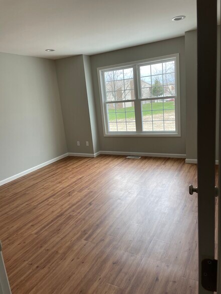 bedroom - 1203 Remington Park Dr