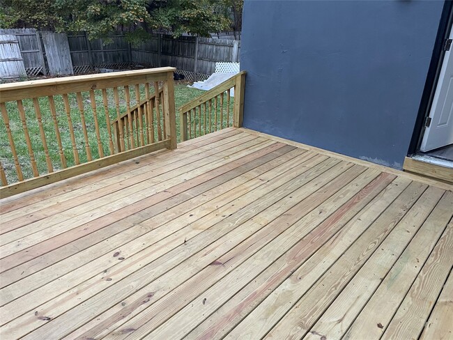 Building Photo - 50 Schubert St