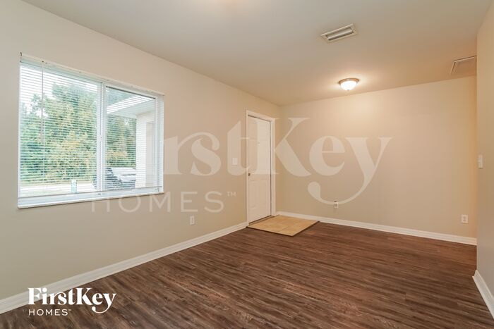 Building Photo - 4724 13th St SW