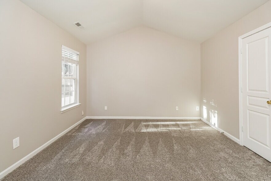 Building Photo - 4908 Elizabeth Rd