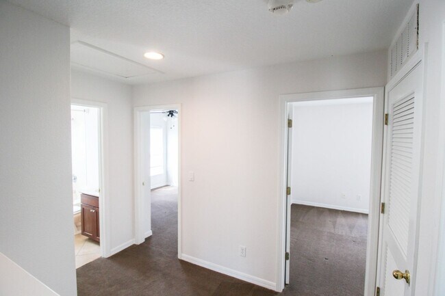 Building Photo - Lakeview 4-Bedroom, 2.5-Bath Annual Rental in Lakewood Ranch/Greenbrook