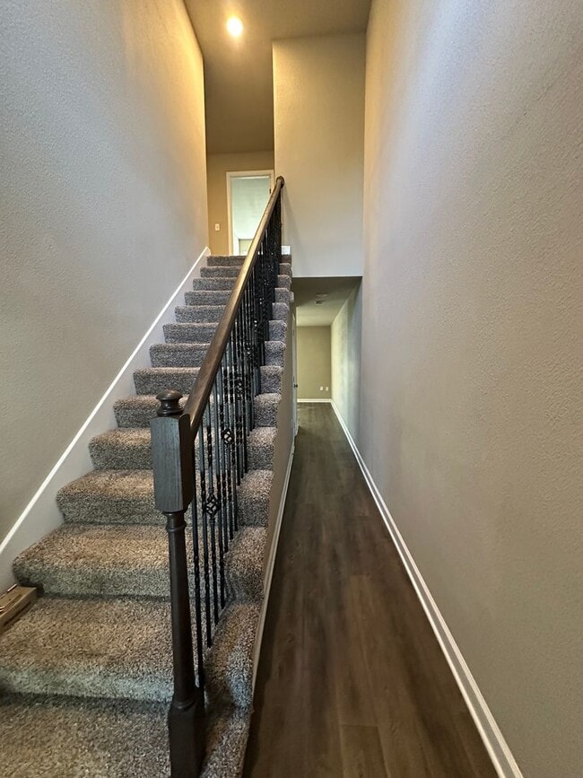 Building Photo - 3 Bed Townhome in Grain Valley