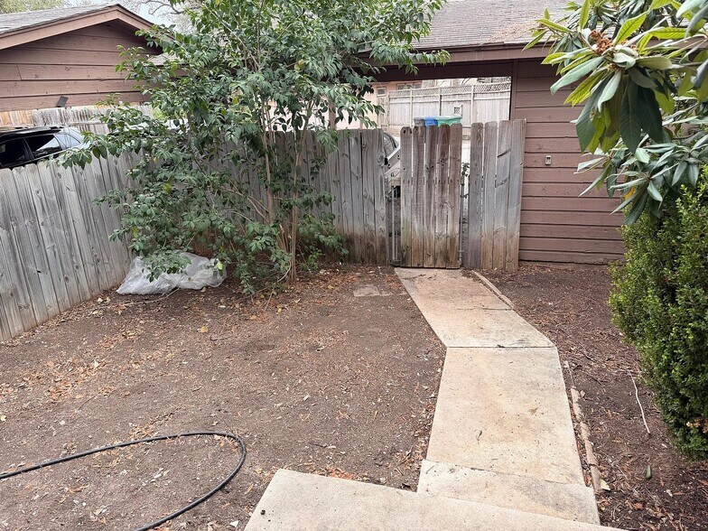 Building Photo - 13616 Dutch Myrtle