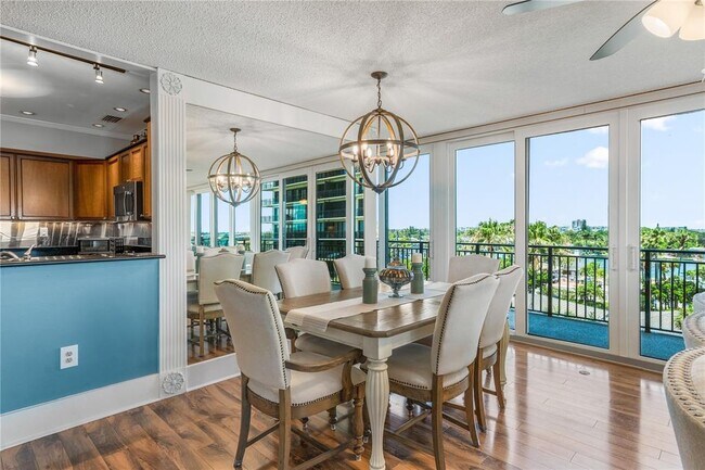 Building Photo - 7650 Bayshore Dr