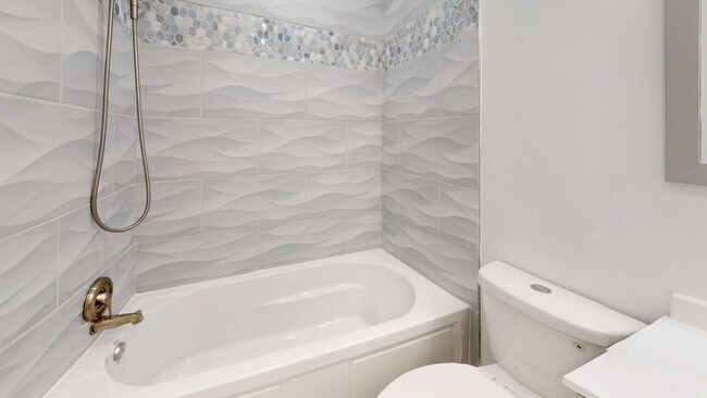 Building Photo - Recently Renovated Stunning Two Bedroom/Three & a Half Bathroom for Rent