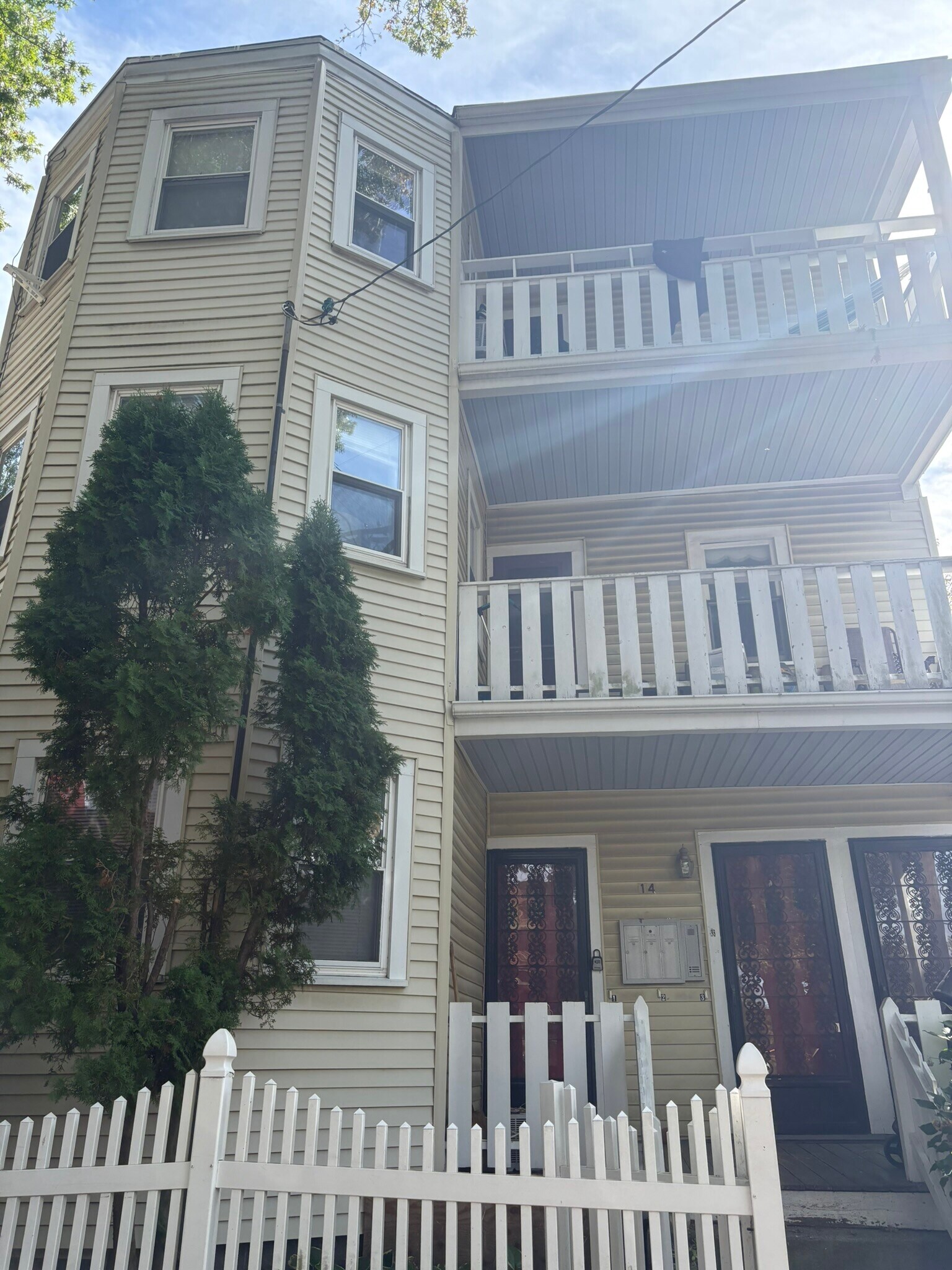 Building Photo - 14 Callender St