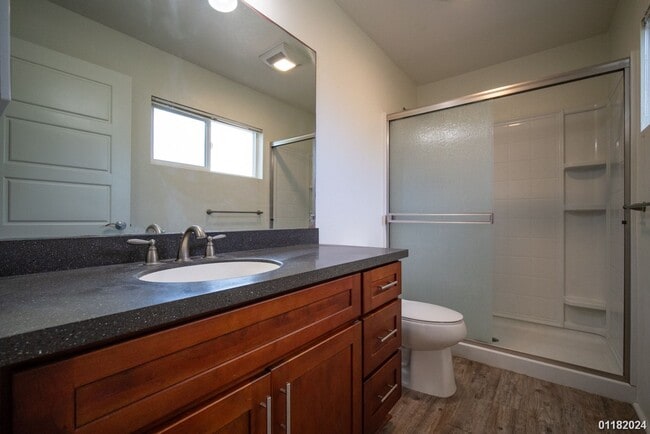 Building Photo - 3bd/2.5ba condo with 2 assigned parking sp...