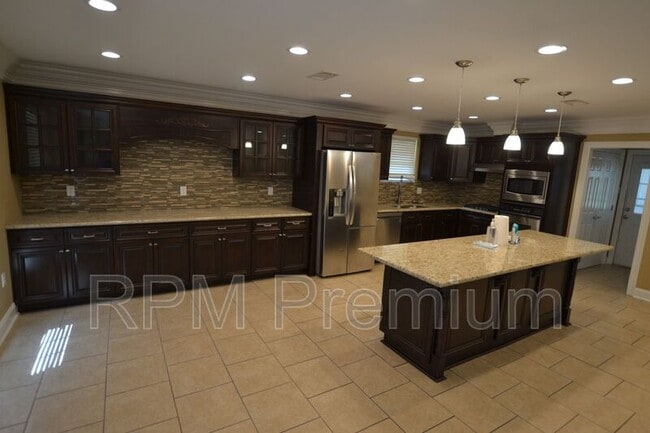 Building Photo - 3552 Platt Dr