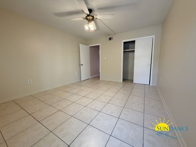 Building Photo - Cozy 2 Bedroom Condo in Spanish Villas!