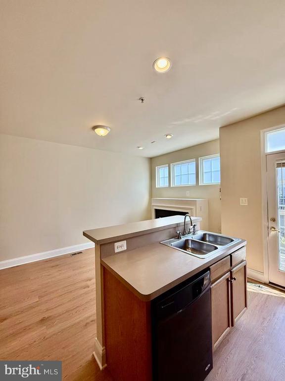 Building Photo - 11818 Regents Park Dr