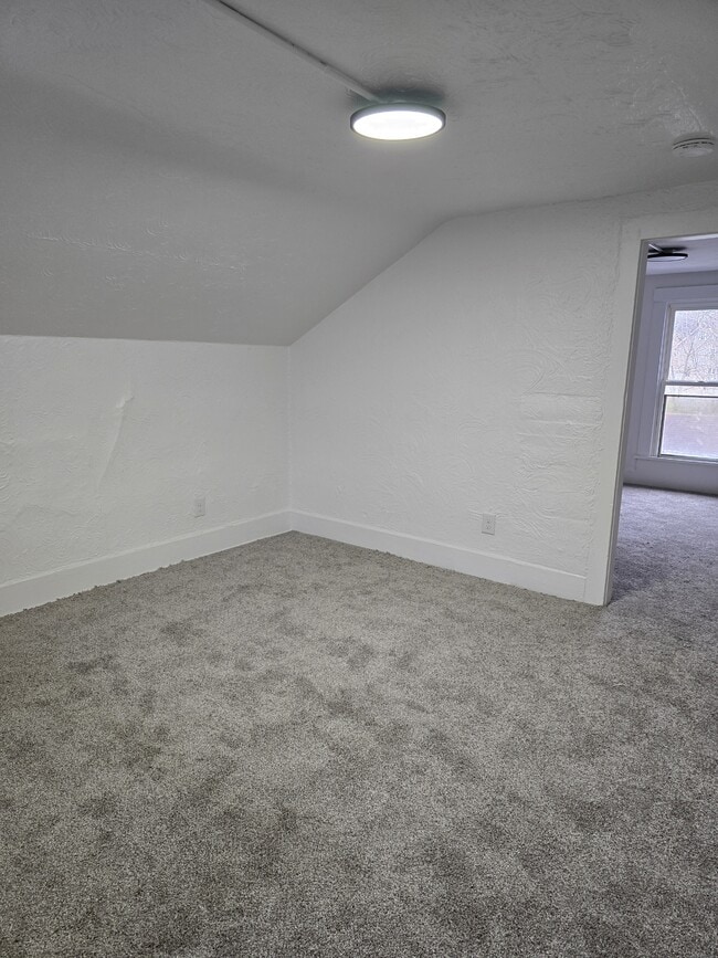 Building Photo - 1227 Tremont Ave SW