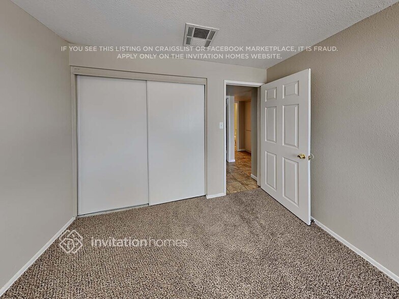 Building Photo - 4102 N 71st Ln