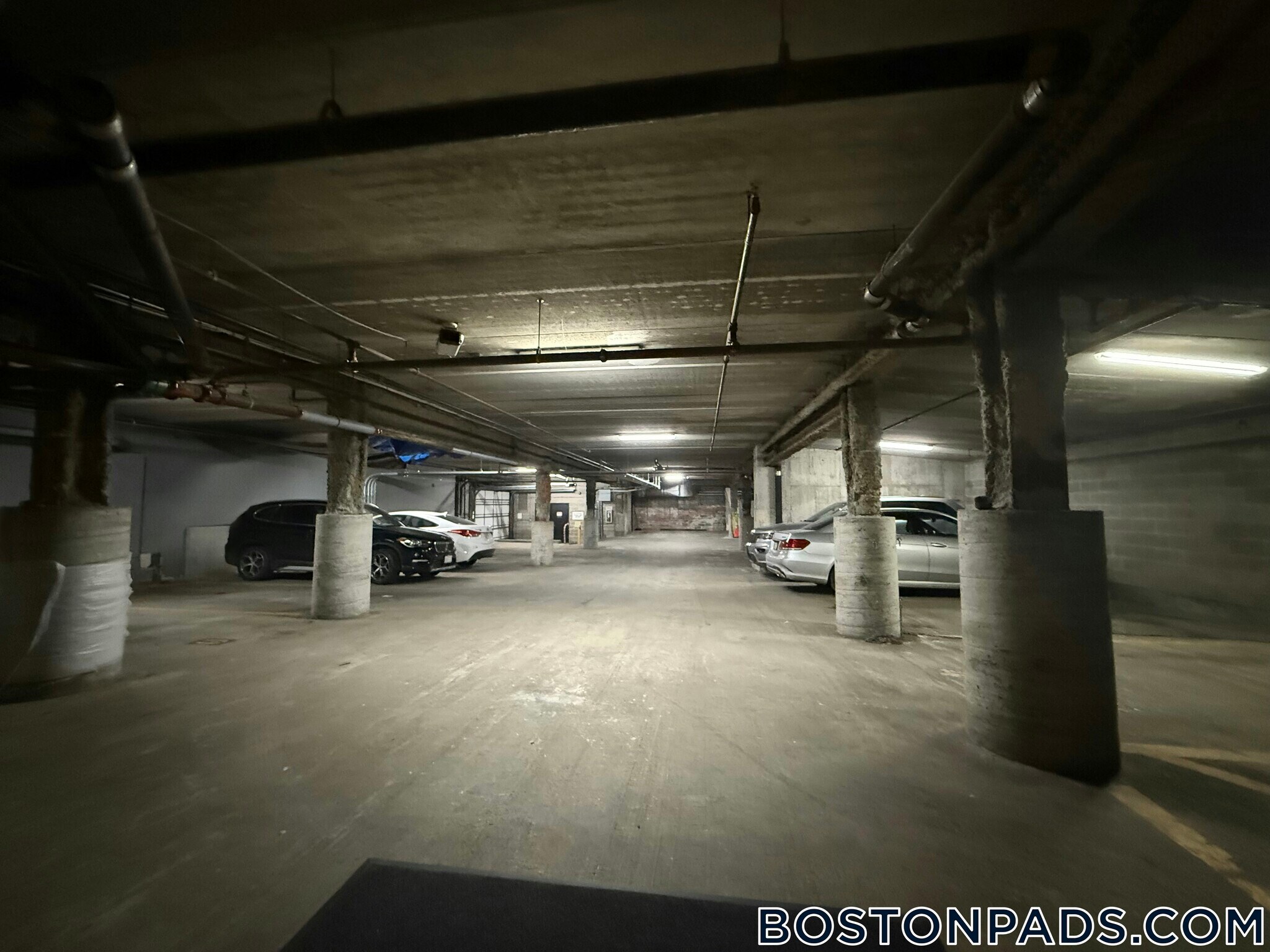 Building Photo - 147 Kelton St