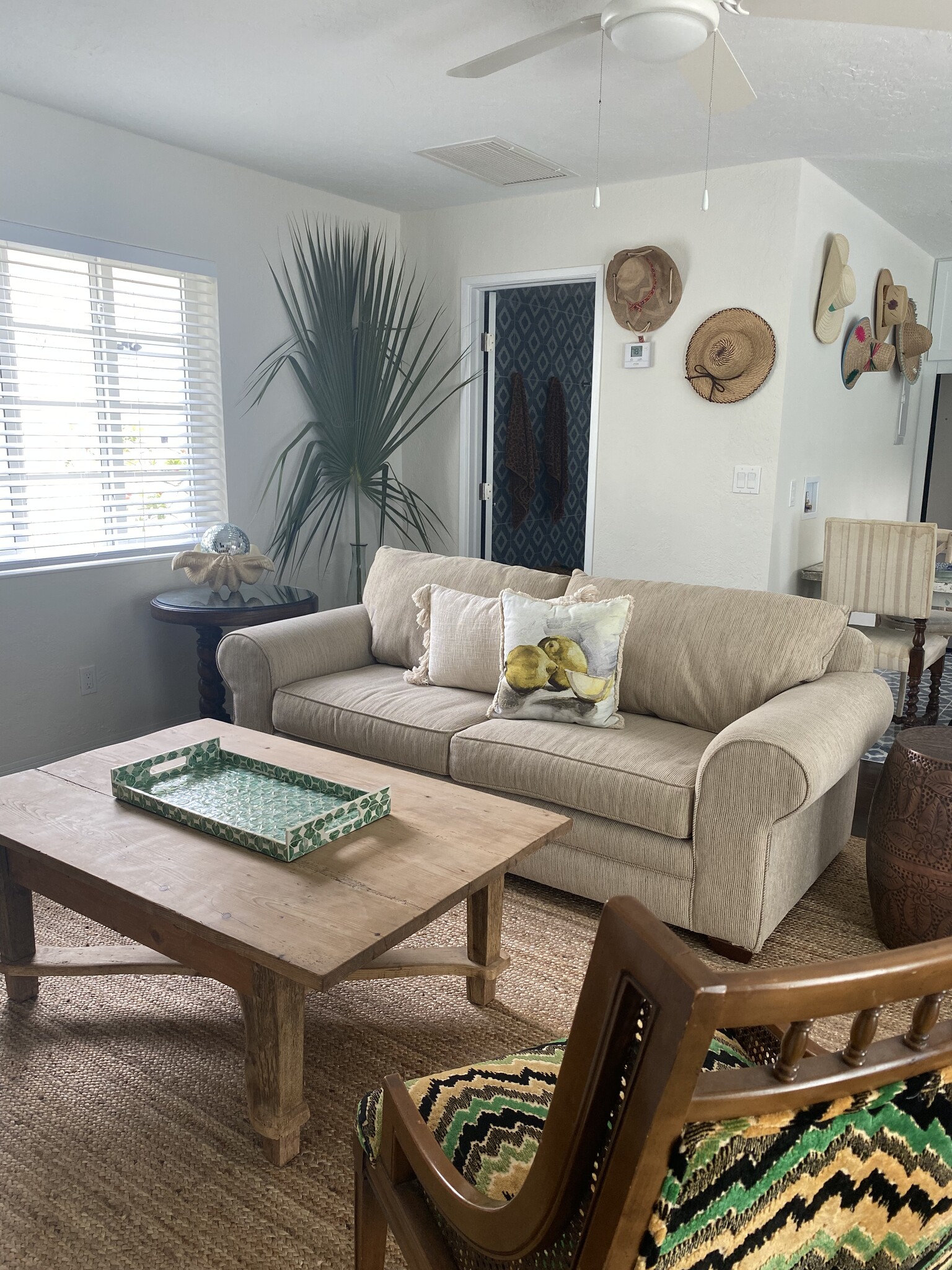 Living Area - 607 N L St