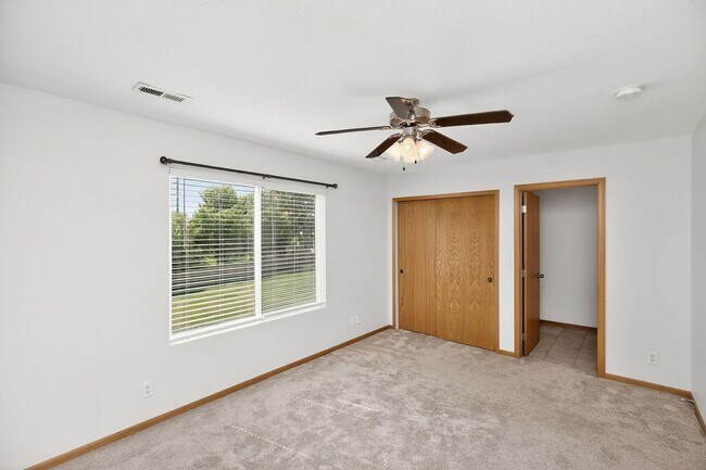 Building Photo - SPACIOUS LIVING!! 4 Bedroom, 3 Bathroom Home in Waukee!