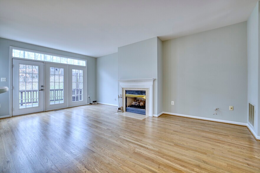 Building Photo - 5742 Governors Pond Cir