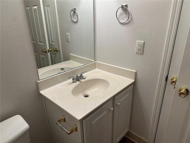 Building Photo - 1296 Dunwoody Cove