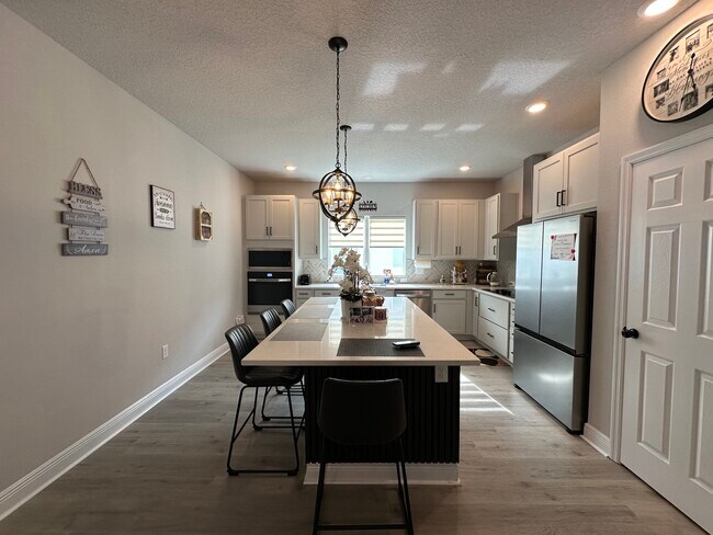 Building Photo - 28656 Sweet Persimmon Dr