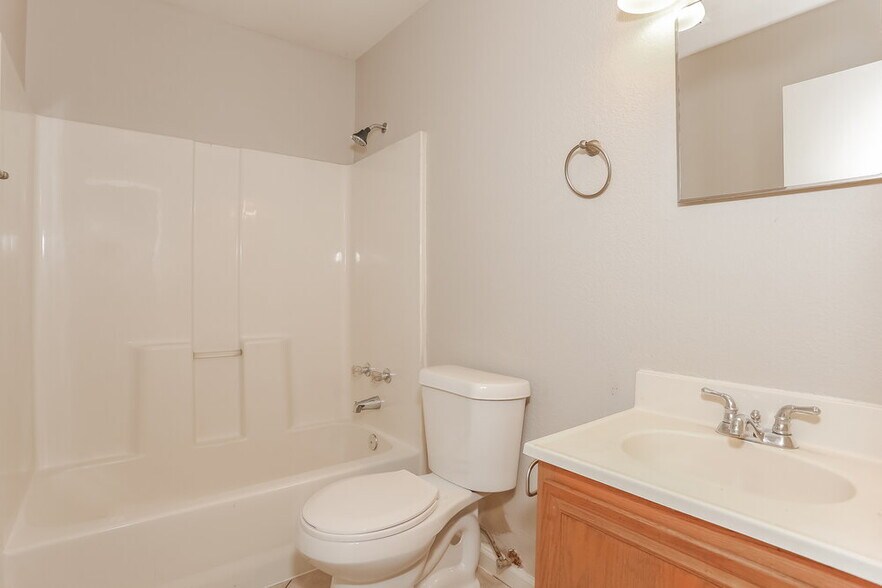 Building Photo - 9000 Christopher Cir