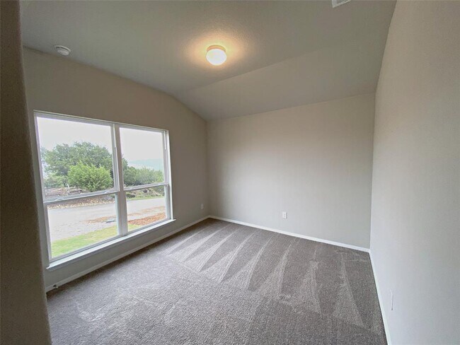 Building Photo - 20915 Oak Dale Dr