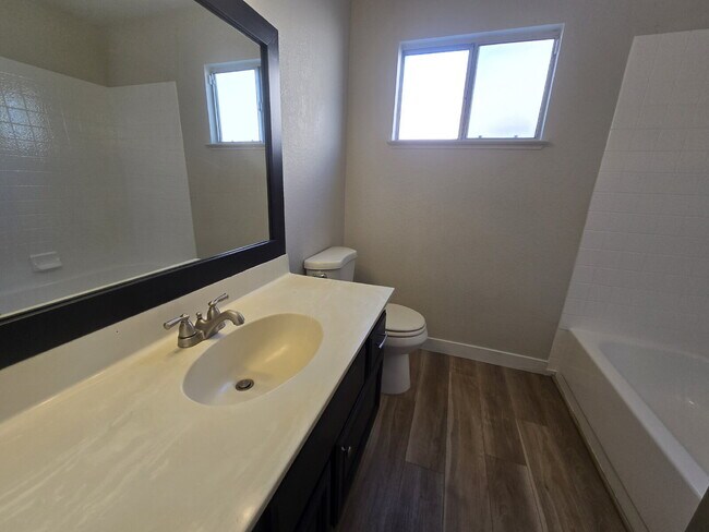 Building Photo - 6413 Sterling Springs Pkwy