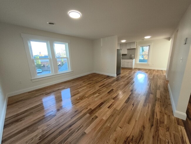 Building Photo - 386 Union Ave