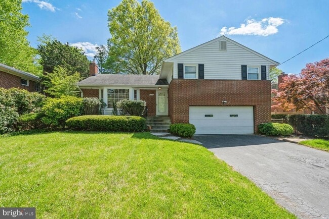 Building Photo - 5916 Greentree Rd