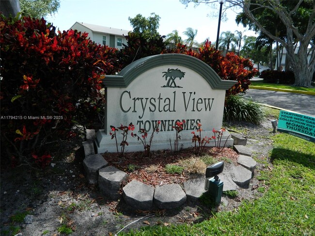Building Photo - 899 Crystal Lake Dr