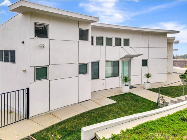 Building Photo - 28405 Via Acero