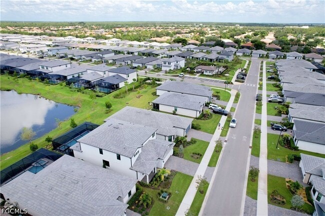 Building Photo - 10383 Maddox Ln