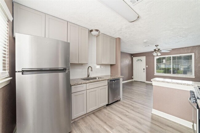 Building Photo - 9333 Fairland Dr