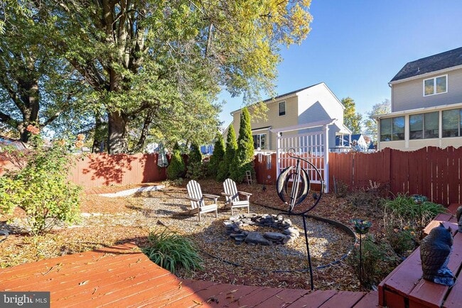 Building Photo - 46 Roosevelt Ave