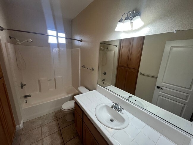 Building Photo - 2753 Stephen Pl