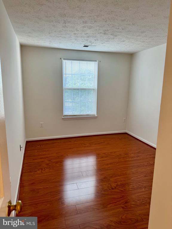 Building Photo - 403 Palmtree Dr